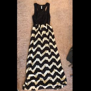❌ NOT FOR SALE Black & Chevron striped Maxi Dress